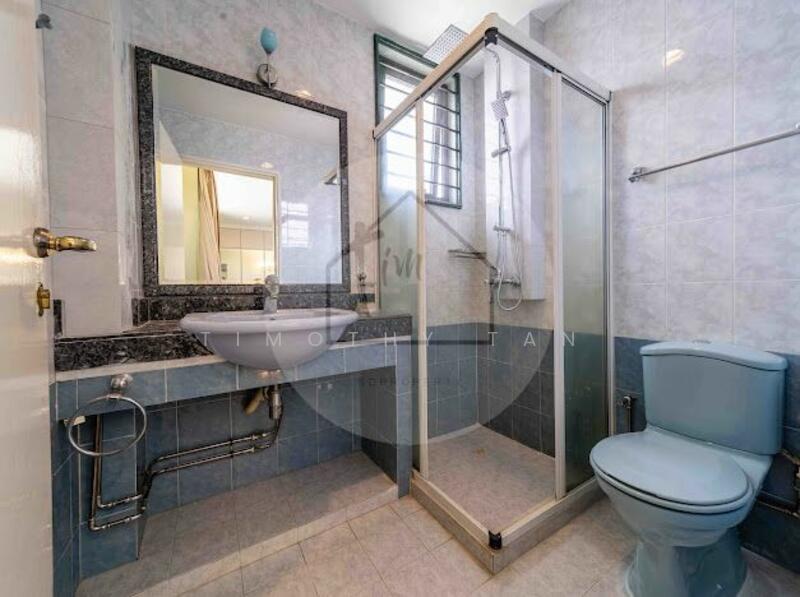 Detached House in Windsor Park, Windsor Park Road, 6 Bedrooms, 6,830 sqft, Detached House For Rent, by Timothy Tan, 500053513 - Bathroom - PropertyGuru.com.sg
