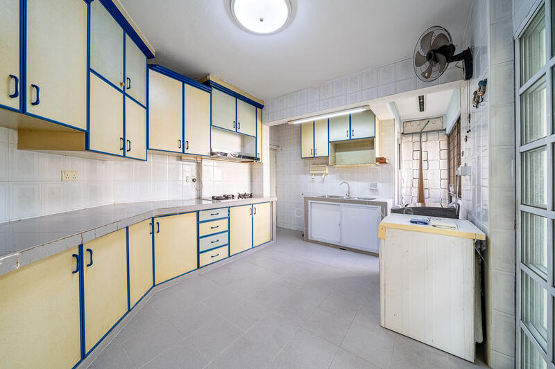 Braddell View Apartment For Sale at S$ 1,750,000 | PropertyGuru Singapore - Kitchen