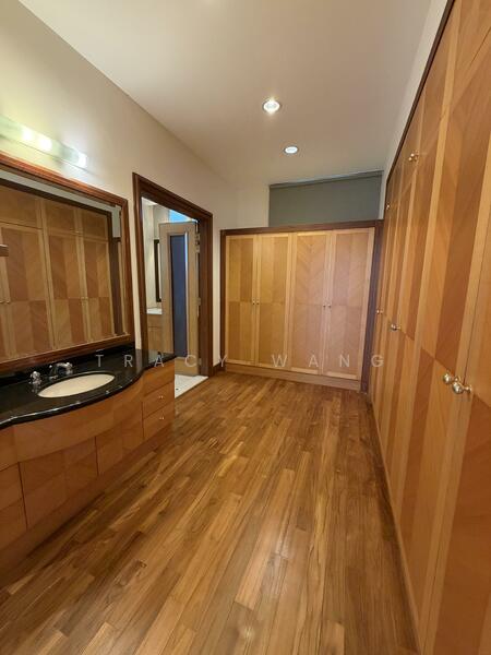 Villas Holland, Bukit Sedap Road, 6 Bedrooms, 12,486 sqft, Detached House For Rent, by Tracy Wang, 500053550 - Master room’s ensuite changing area - PropertyGuru.com.sg