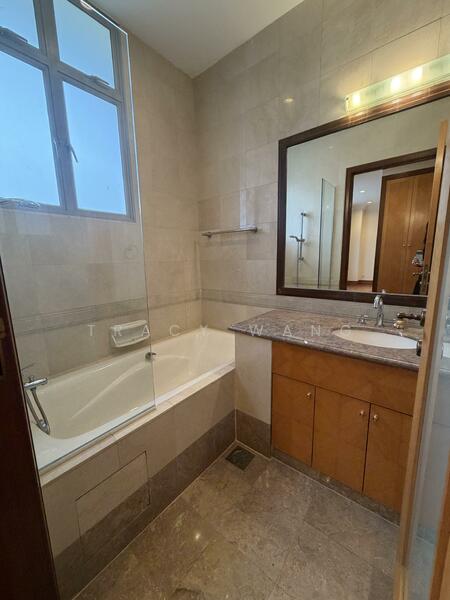 Villas Holland, Bukit Sedap Road, 6 Bedrooms, 12,486 sqft, Detached House For Rent, by Tracy Wang, 500053550 - Bathroom - PropertyGuru.com.sg