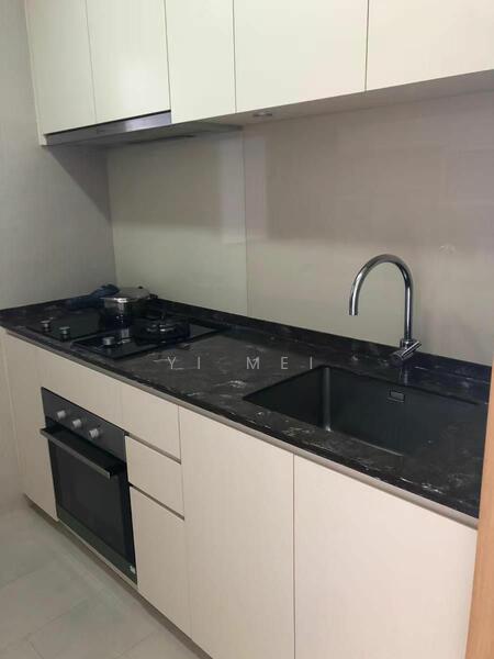 The Crest Condominium For Sale at S$ 2,680,000 | PropertyGuru Singapore - Kitchen