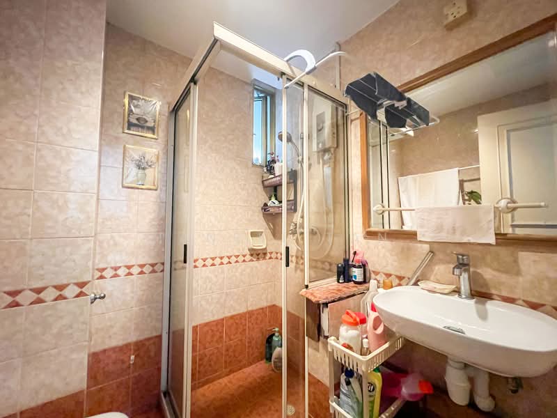 Kentish Green Apartment For Sale at S$ 1,450,000 | PropertyGuru Singapore - Bathroom