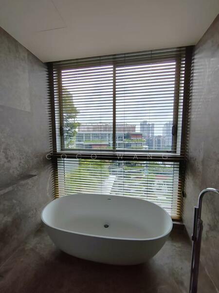 15 Holland Hill, 15 Holland Hill, 4 Bedrooms, 2,497 sqft, Condominium For Rent, by Coco Wang 王亚青, 500053564 - Bathroom - PropertyGuru.com.sg