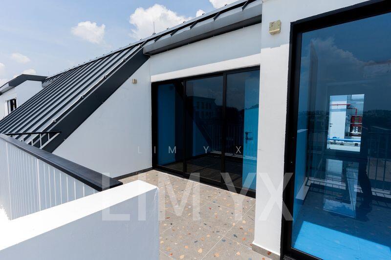 Kovan Jewel Apartment For Sale at S$ 4,252,800 | PropertyGuru Singapore - Balcony