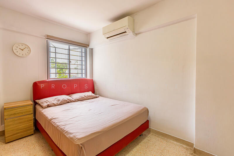 540 Ang Mo Kio Avenue 10 HDB Flat For Sale at S$ 420,000 | PropertyGuru Singapore - Bedroom