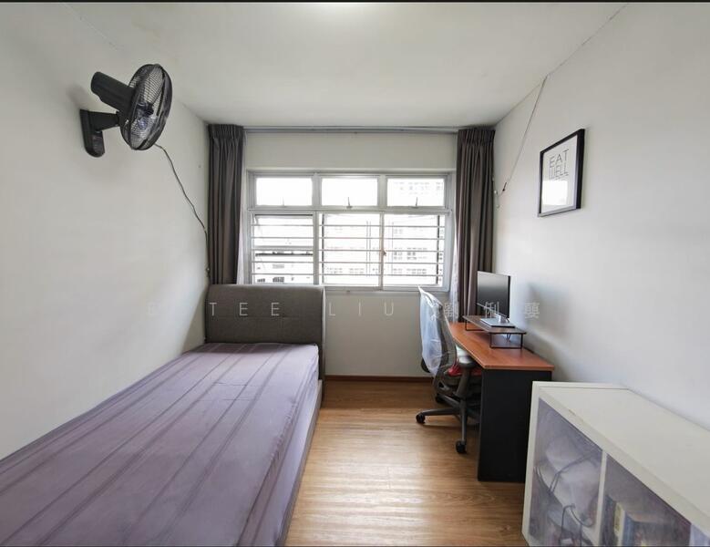 443C Bukit Batok West Avenue 8 HDB Flat For Sale at S$ 828,000 | PropertyGuru Singapore - Bedroom