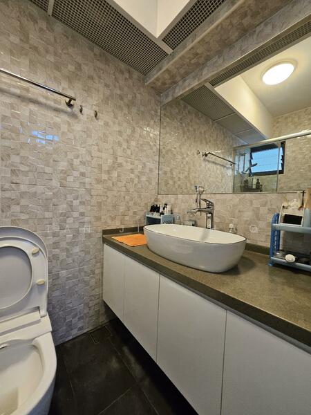 36 Eunos Crescent HDB Flat For Sale at S$ 1,190,000 | PropertyGuru Singapore - Master bath room