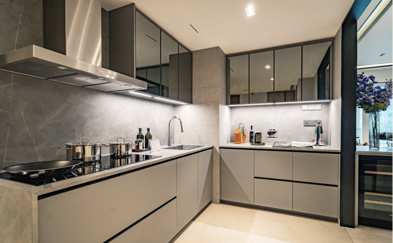 ⭐️ Cheap, MRT, Transformation, Undervalue 4 bed Condominium For Sale at S$ 2,580,000 | PropertyGuru Singapore - Kitchen