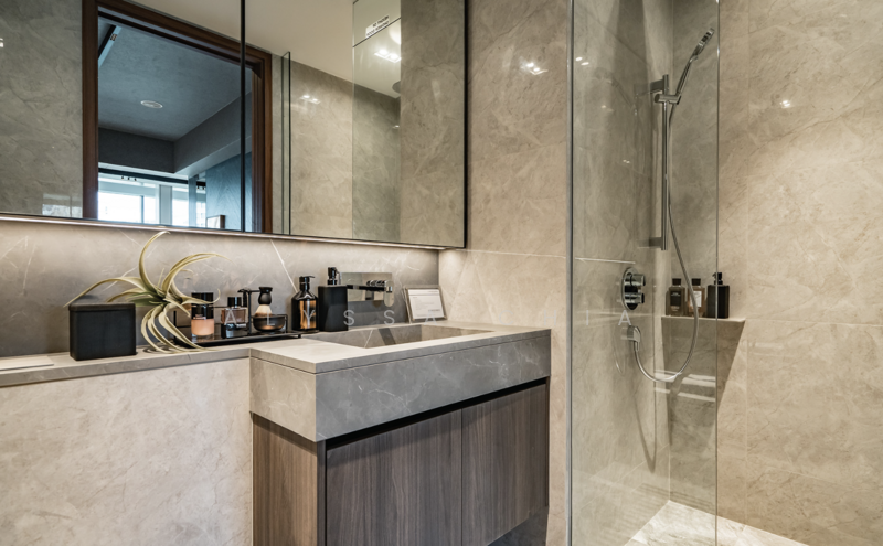 ⭐️ Cheap, MRT, Transformation, Undervalue 4 bed Condominium For Sale at S$ 2,580,000 | PropertyGuru Singapore - Bathroom