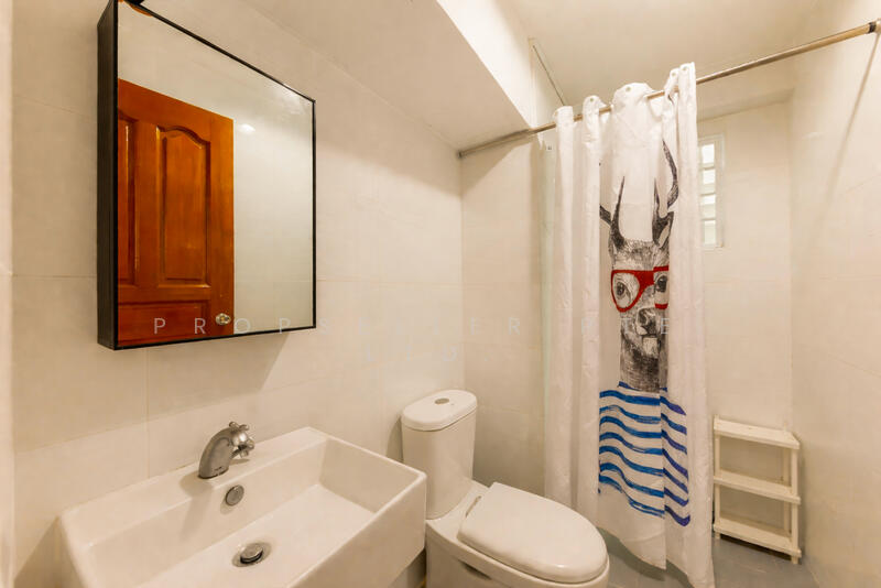 Melville Park Apartment For Sale at S$ 1,250,000 | PropertyGuru Singapore - Bathroom