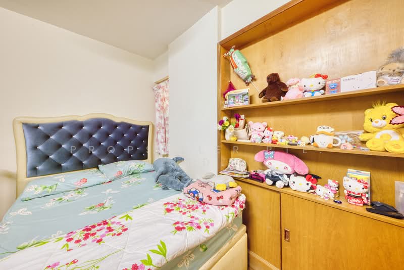 Melville Park Apartment For Sale at S$ 1,250,000 | PropertyGuru Singapore - Bedroom