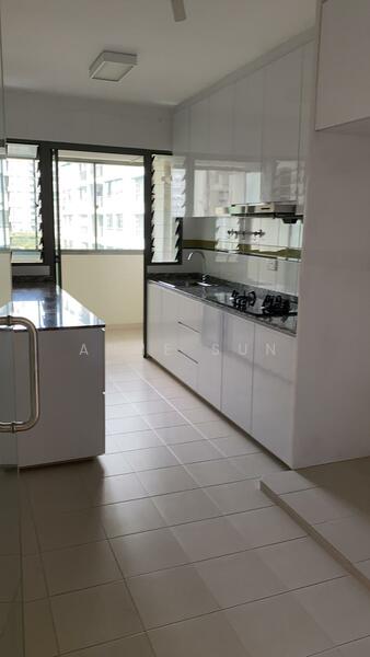 677D Punggol Drive HDB Flat For Sale at S$ 890,000 | PropertyGuru Singapore - Kitchen