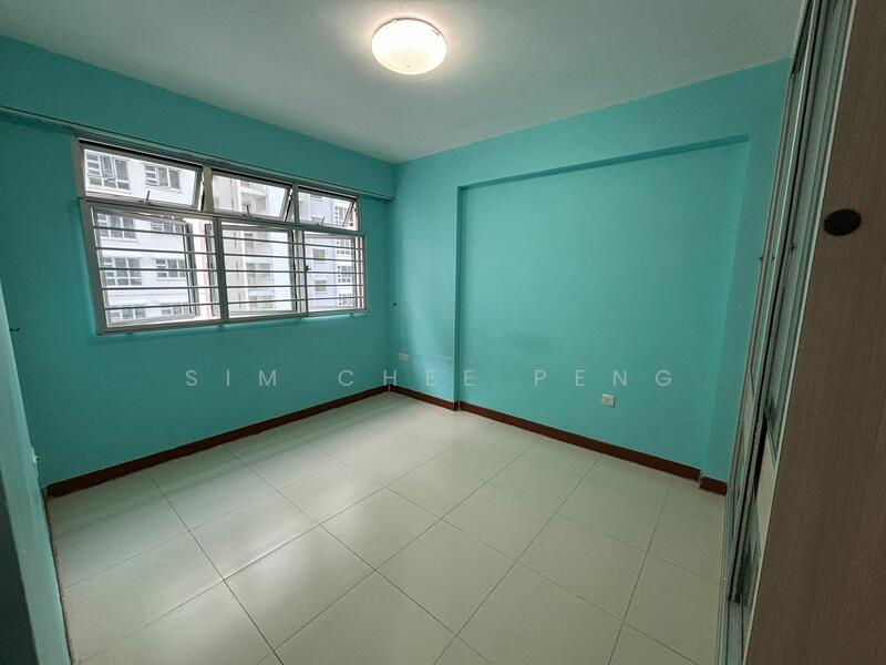 782D Woodlands Crescent HDB Flat For Sale at S$ 568,000 | PropertyGuru Singapore - Master Bedroom