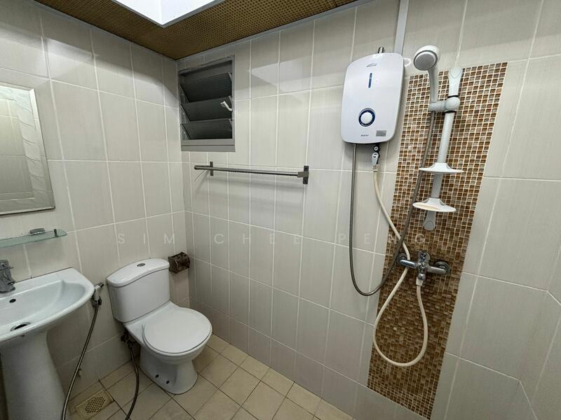 782D Woodlands Crescent HDB Flat For Sale at S$ 568,000 | PropertyGuru Singapore - Bathroom