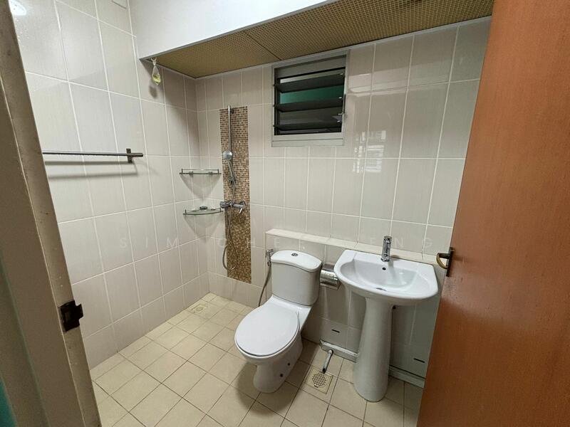 782D Woodlands Crescent HDB Flat For Sale at S$ 568,000 | PropertyGuru Singapore - Bathroom