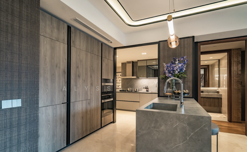 ⭐️ 1km Nan Hua Primary School Undervalue 4 bed Condominium For Sale at S$ 2,600,000 | PropertyGuru Singapore - Kitchen