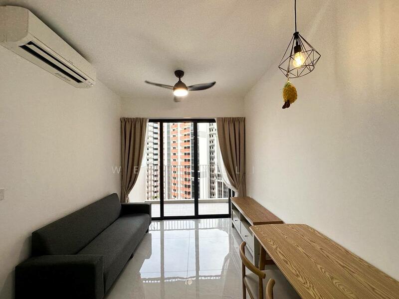 Riverfront Residences Condominium For Sale at S$ 899,999 | PropertyGuru Singapore - Living Room