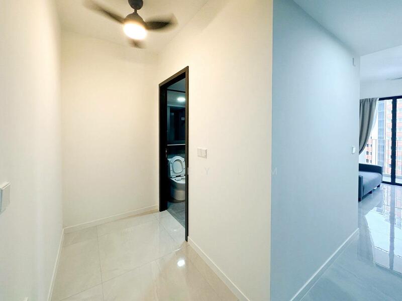 Riverfront Residences Condominium For Sale at S$ 899,999 | PropertyGuru Singapore - Corridor