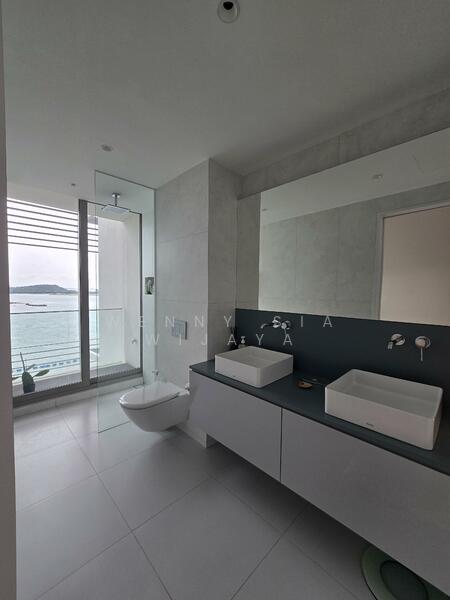 The Oceanfront @ Sentosa Cove Condominium For Sale at S$ 4,500,000 | PropertyGuru Singapore - Bathroom
