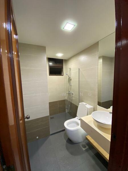 Seletaris Condominium For Sale at S$ 1,750,000 | PropertyGuru Singapore - common Bathroom