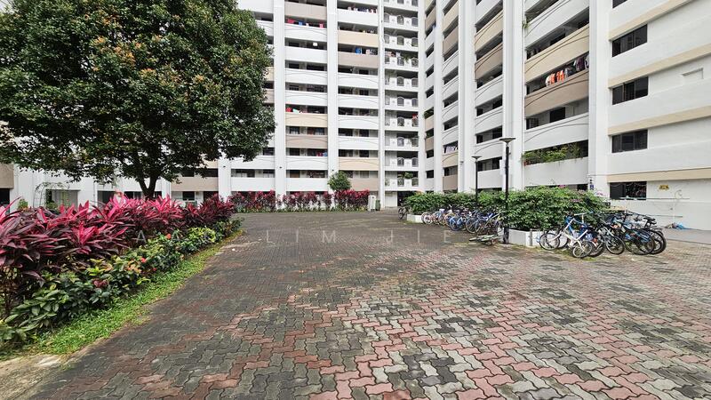 211 Boon Lay Place HDB Flat For Sale at S$ 360,000 | PropertyGuru Singapore