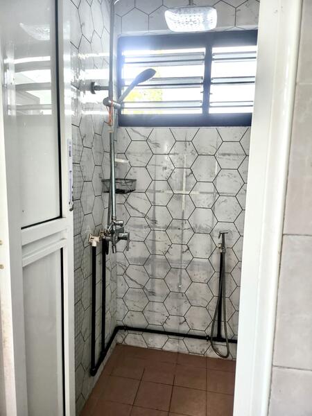 150 Woodlands Street 13, 150 Woodlands Street 13, 3 Bedrooms, 980 sqft, HDB Flat For Rent, by Darrel Yeo, 500053724 - Bathroom - PropertyGuru.com.sg