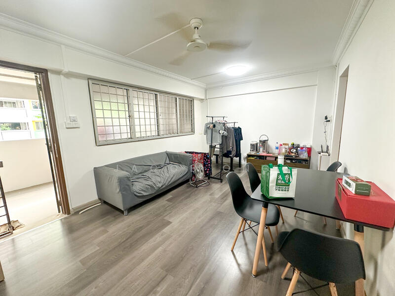 329 Yishun Ring Road, 329 Yishun Ring Road, 3 Bedrooms, 904 sqft, HDB Flat For Rent, by Jacob Ong, 500053744 - Living Room - PropertyGuru.com.sg