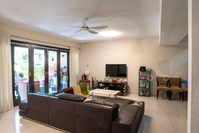 For Sale - Wide Frontage! Walk to MRT!