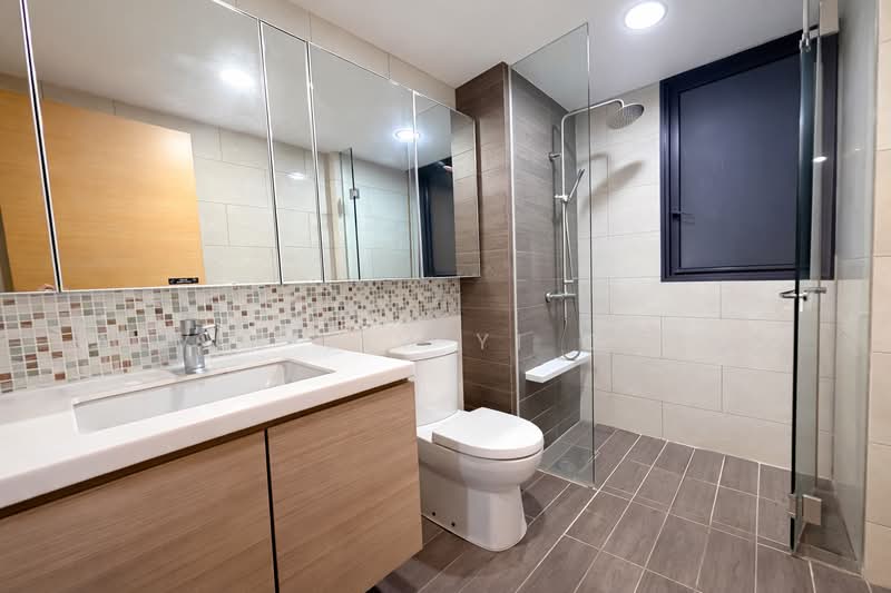 The Rainforest, 343 Choa Chu Kang Avenue 3, 3 Bedrooms, 1,130 sqft, Executive Condominium For Sale, by Alvin Lim Yi Cheng, 500053759 - Master Bathroom - PropertyGuru.com.sg