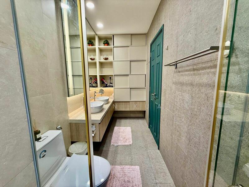 Cavendish Park Condominium For Sale at S$ 2,138,000 | PropertyGuru Singapore - Bathroom