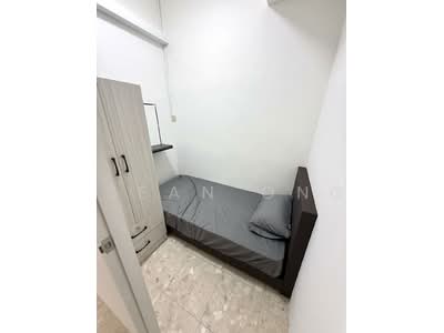 For Rent - UE Square