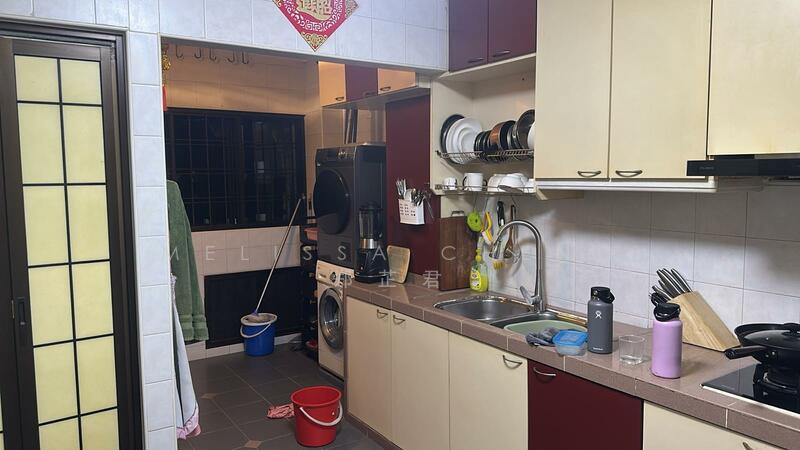 447 Choa Chu Kang Avenue 4 HDB Flat For Sale at S$ 560,000 | PropertyGuru Singapore - Kitchen