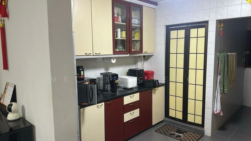 447 Choa Chu Kang Avenue 4 HDB Flat For Sale at S$ 560,000 | PropertyGuru Singapore - Kitchen