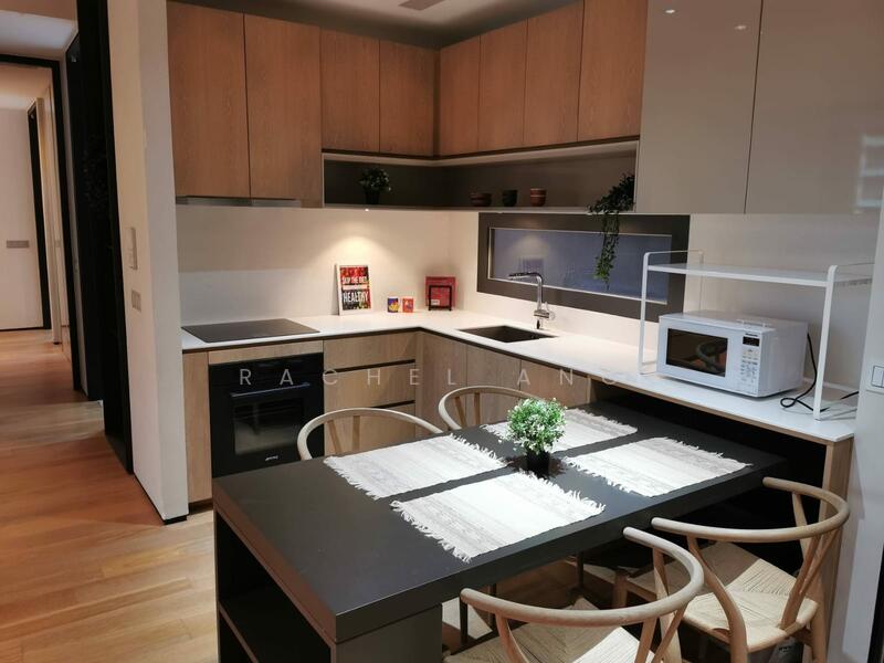 OUE Twin Peaks, 33 Leonie Hill Road, 2 Bedrooms, 1,000 sqft, Condominium For Rent, by Rachel Ang, 500053826 - Kitchen - PropertyGuru.com.sg