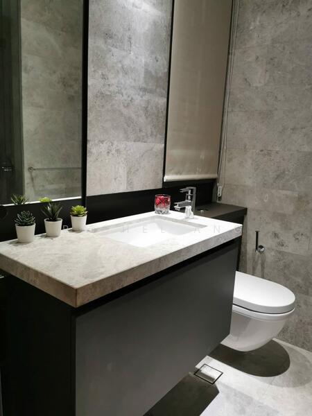 OUE Twin Peaks, 33 Leonie Hill Road, 2 Bedrooms, 1,000 sqft, Condominium For Rent, by Rachel Ang, 500053826 - Bathroom - PropertyGuru.com.sg