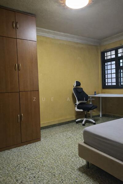 125 Lorong 1 Toa Payoh HDB Flat For Sale at S$ 388,000 | PropertyGuru Singapore - Bedroom