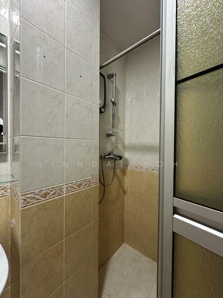 Bougainvilla Apartments, 10 Lorong 19 Geylang, 2 Bedrooms, 635 sqft, Apartment For Rent, by Linndal Koh, 500053831 - Bathroom - PropertyGuru.com.sg