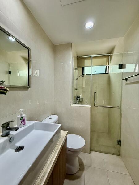Simei Green Condominium Condominium For Sale at S$ 1,250,000 | PropertyGuru Singapore - Bathroom