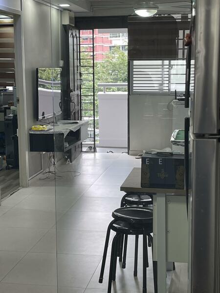 125 Lorong 1 Toa Payoh HDB Flat For Sale at S$ 408,000 | PropertyGuru Singapore - Living Hall