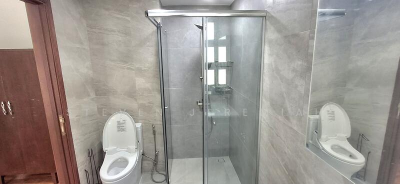 Sunhaven, 781 Upper Changi Road East, 4 Bedrooms, 1,453 sqft, Condominium For Rent, by Steven Jeremiah, 500053875 - Master Ensuite Bathroom - PropertyGuru.com.sg