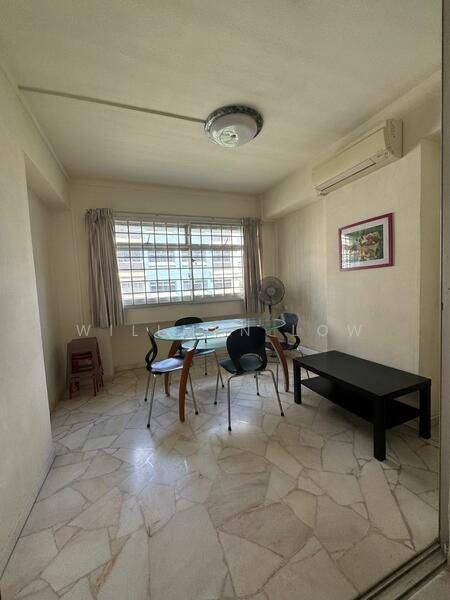 352 Woodlands Avenue 1 HDB Flat For Sale at S$ 720,000 | PropertyGuru Singapore - Dining Room