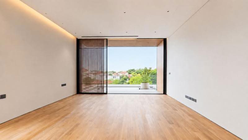 LANDED7772@ Detached House with Resort Style Pool, Simei Harvey Sea Breeze Ave, Bedok / Upper East Coast, 6 Bedrooms, 10,300 sqft, Detached House For Sale, by Ivan Chng, 500053888 - Balcony - PropertyGuru.com.sg