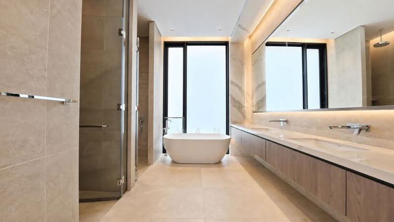 LANDED7772@ Detached House with Resort Style Pool, Simei Harvey Sea Breeze Ave, Bedok / Upper East Coast, 6 Bedrooms, 10,300 sqft, Detached House For Sale, by Ivan Chng, 500053888 - Bathroom - PropertyGuru.com.sg