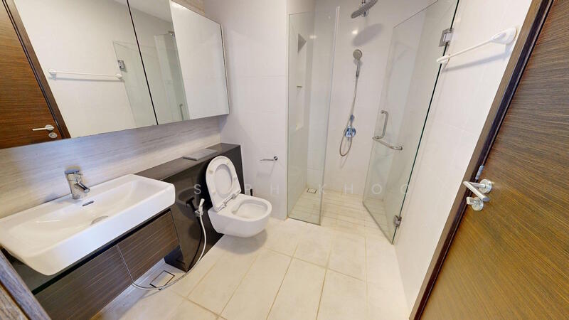 Eon Shenton, 70 Shenton Way, 2 Bedrooms, 538 sqft, Condominium For Rent, by Joseph Khoo, 500053904 - Bathroom - PropertyGuru.com.sg