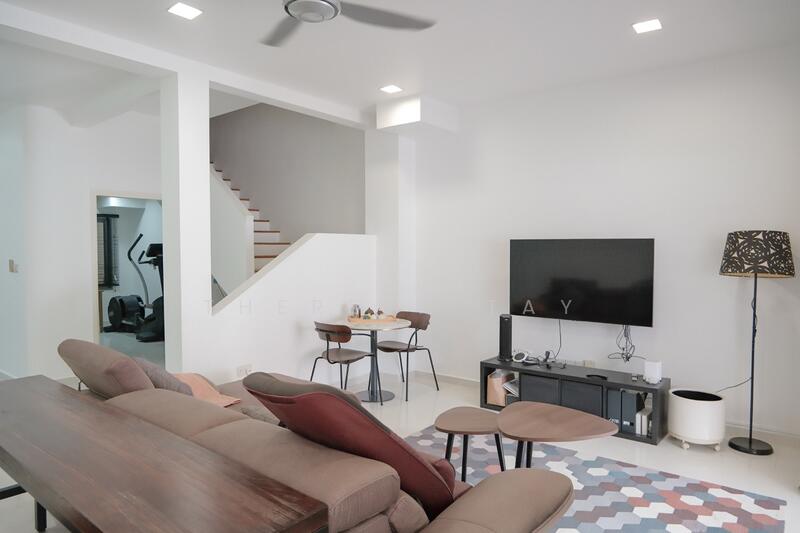 Frankel / Siglap Terraced House For Sale at S$ 4,700,000 | PropertyGuru Singapore - Living Room