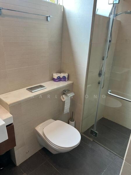 One Tree Hill Residence, 1A One Tree Hill, 2 Bedrooms, 1,001 sqft, Condominium For Rent, by Charles Ong, 500053917 - Bathroom - PropertyGuru.com.sg
