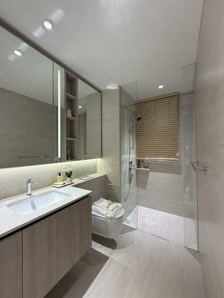 Bloomsbury Residences Apartment For Sale at S$ 2,299,000 | PropertyGuru Singapore - Bathroom