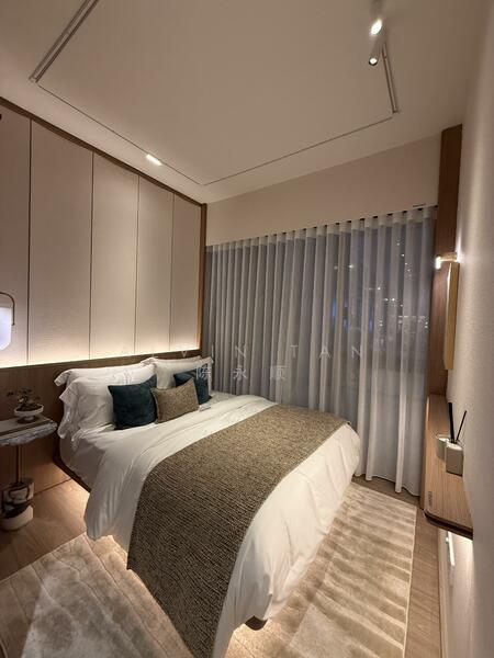 Bloomsbury Residences Apartment For Sale at S$ 2,299,000 | PropertyGuru Singapore - Master Bedroom