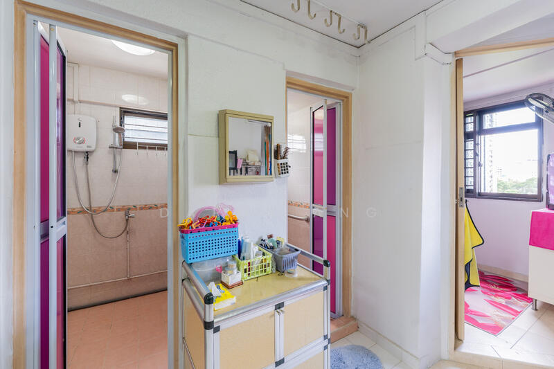 53 Sims Place HDB Flat For Sale at S$ 455,000 | PropertyGuru Singapore - Bathroom - #PropertyPartners