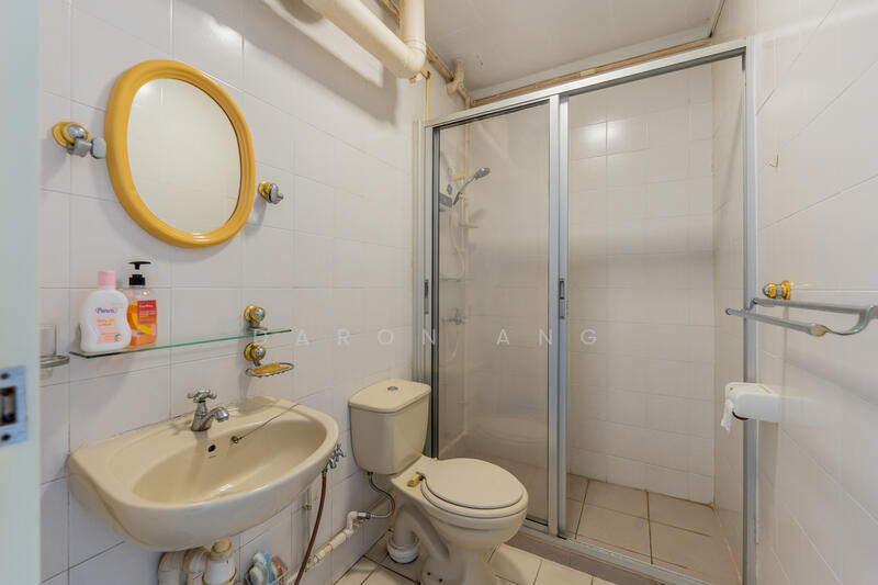 Common Bath - #PropertyPartners